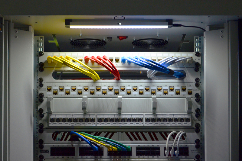 DIGITUS - Eclairage LED pour baie 19", 2 modes de lumière 3 DIGITUS - Eclairage LED pour baie 19", 2 modes de lumière – Image 3